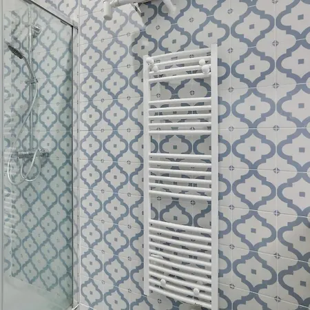 Nice And Comfortable Flat In - Welkeys Apartment