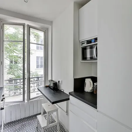 Nice And Comfortable Flat In - Welkeys Apartment *